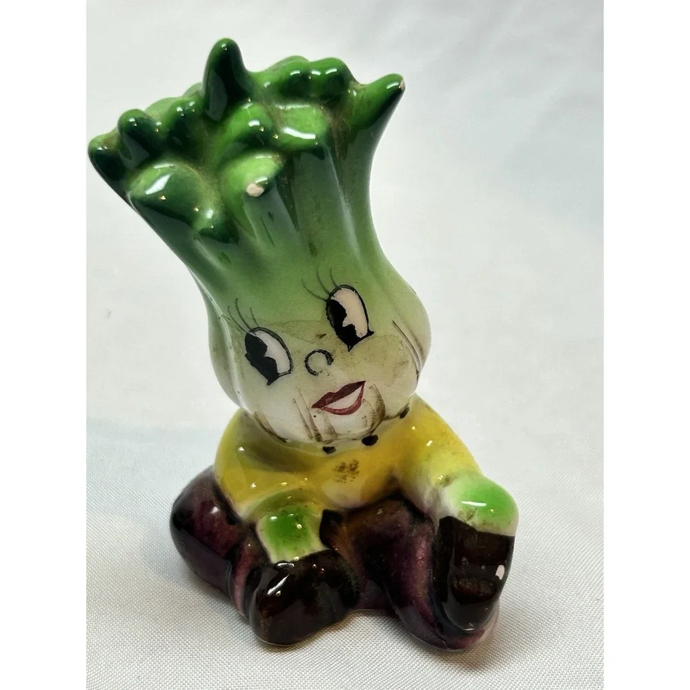Vintage Salt & Pepper Shaker Ucagco Anthropomorphic Happy Celery Stalk Heads
